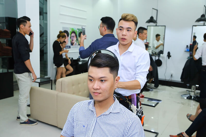 TOP 10 tiệm cắt tóc nam đẹp tại TPHCM mà cánh mày râu không nên bỏ qua   BlogAnChoi